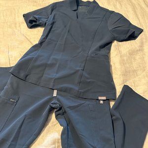 Figs Scrub Set
